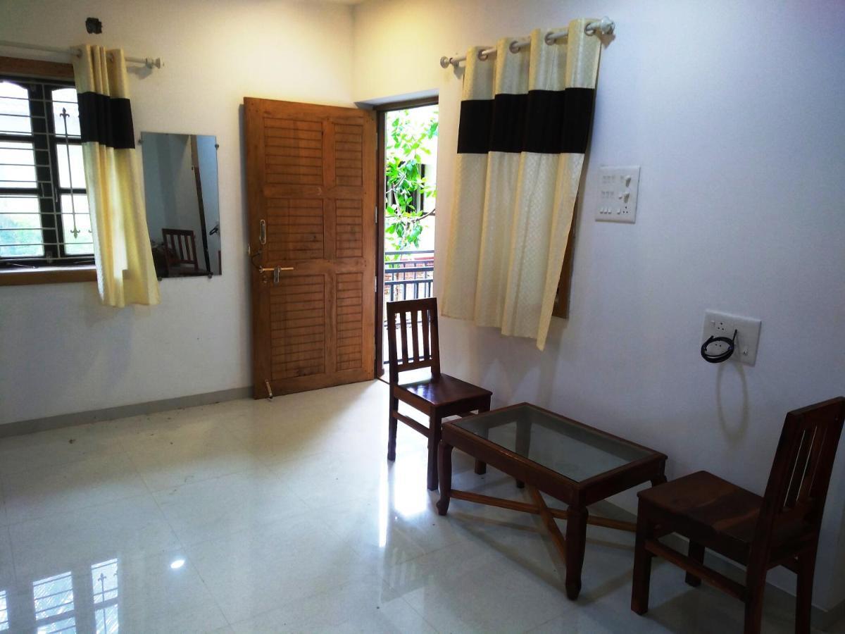 Dsk Studio Apartment, Siolim, Goa. Eksteriør billede