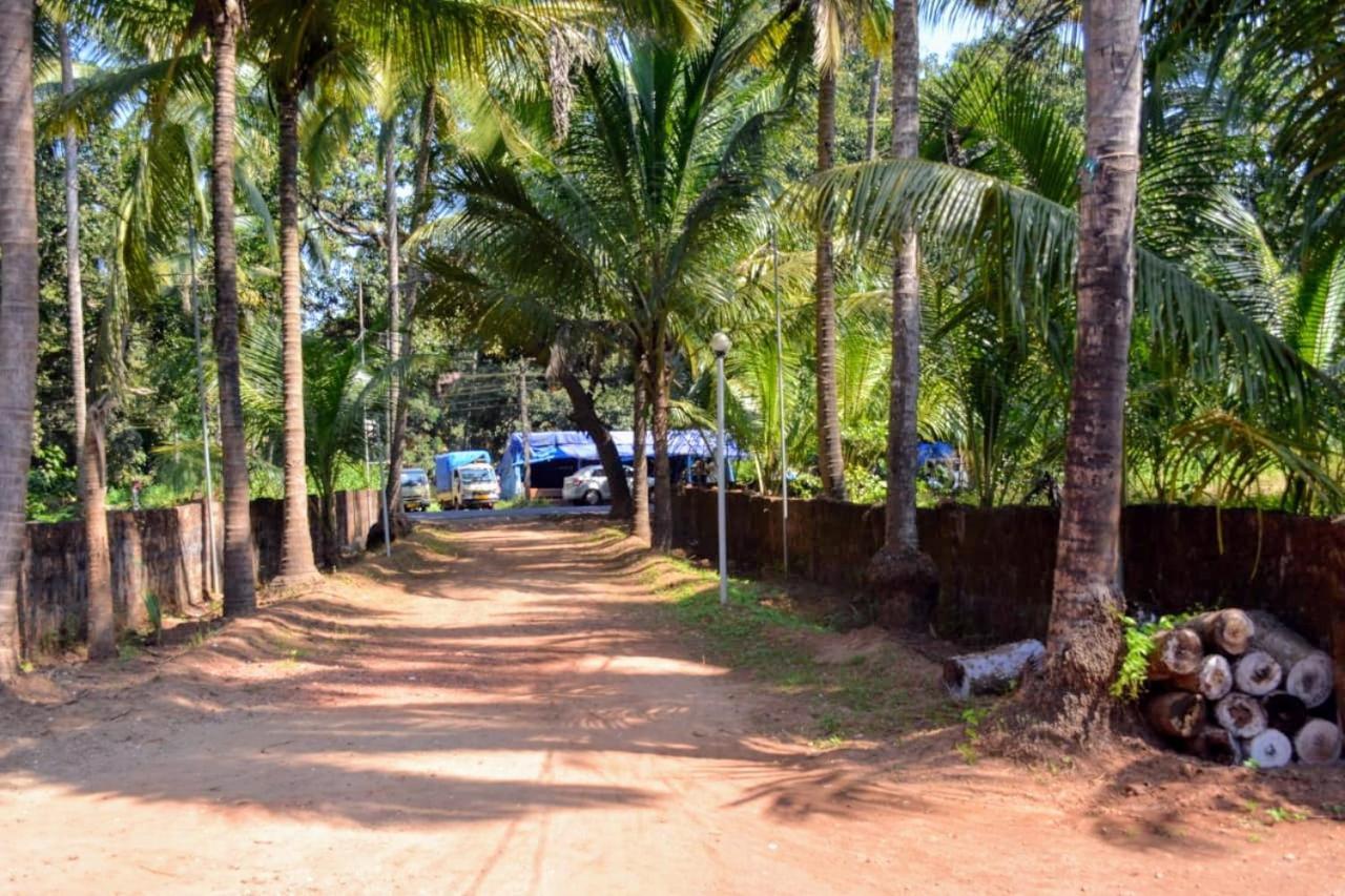 Dsk Studio Apartment, Siolim, Goa. Eksteriør billede